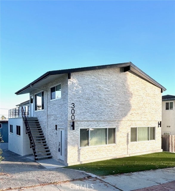 Building Photo - 300 Maryland St Unit 1