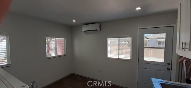 Photo - 742 N Sparks St