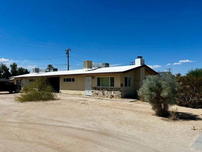 Building Photo - 6370-6370 Tamarisk Ave Unit 6370