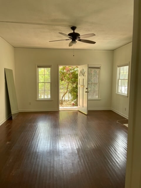 Large living room - 2461 Cheremoya Ave Unit B