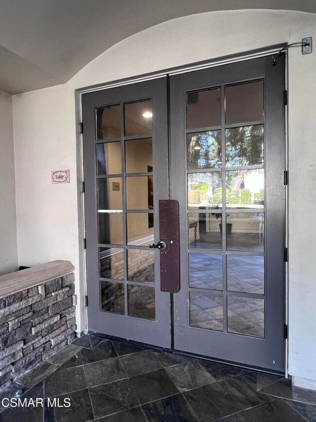 Photo - 14242 Burbank Blvd