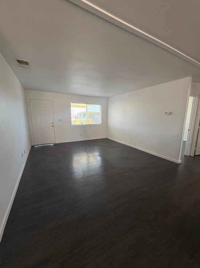 Living Room - 73538 Sun Valley Dr Unit 4
