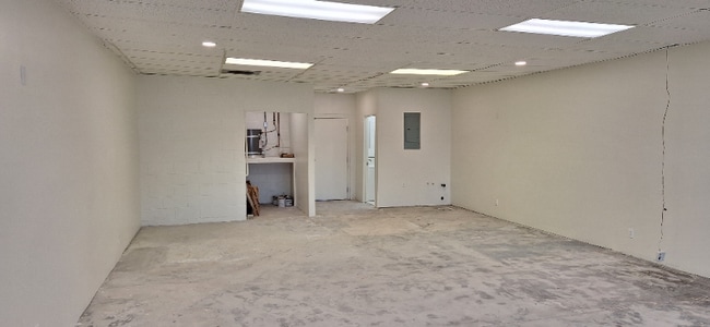 Photo - 7616 Reseda Blvd