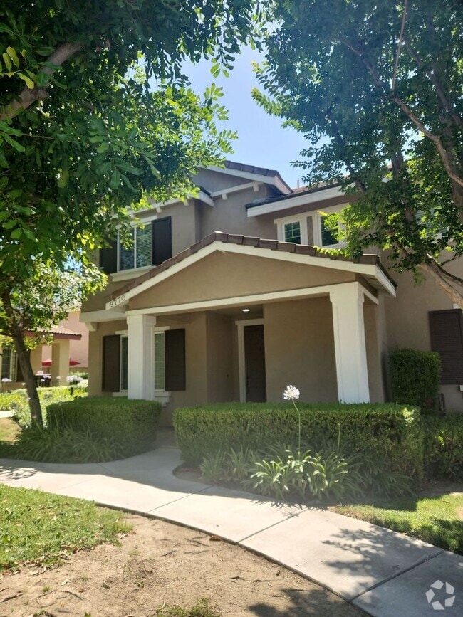 Building Photo - 4-Bedroom Gated Community in Riverside Rental