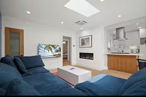 Photo - 124 Thornton Pl