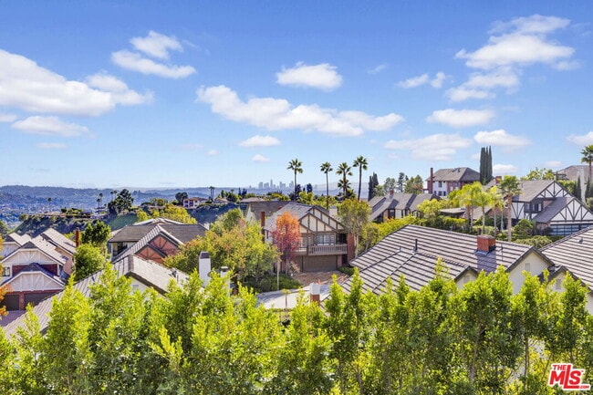 Photo - 906 Whitehaven Terrace