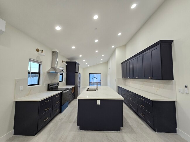 Photo - 13990 Putney Rd Unit 13990