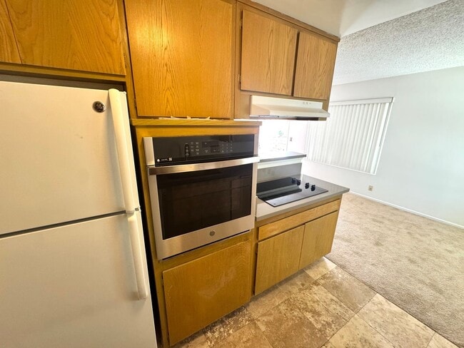 Photo - Upgraded Spacious and Bright Upstairs One Bedroom Unit 609