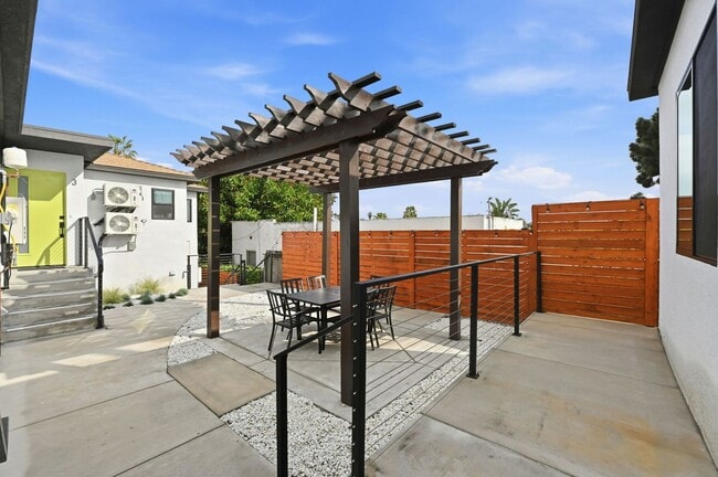 Photo - 2735 Broadway-8 Unit 8