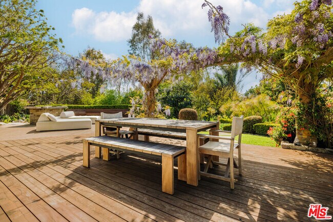 Photo - 6945 Whitesands Pl