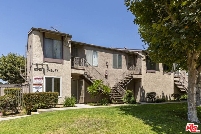 Building Photo - 2345 Highbury Ave Unit 21