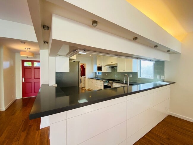 Photo - Sitting Proudly on a Vibrant Mar Vista Street, this 3-Bedroom 2-Bathroom Demands Your Attention