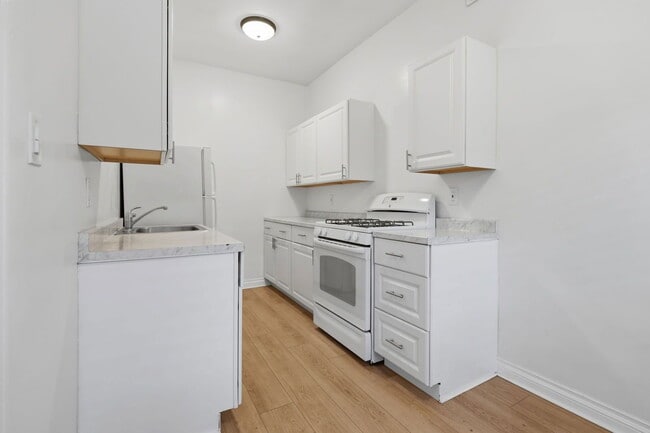 Photo - 724 S Mariposa Ave Unit 203