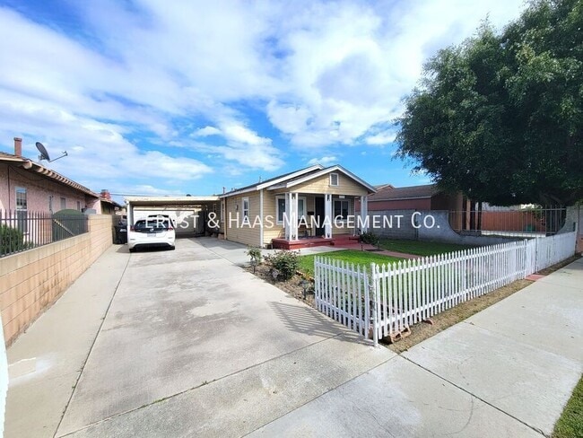 Building Photo - 15334 Orizaba Ave Unit A