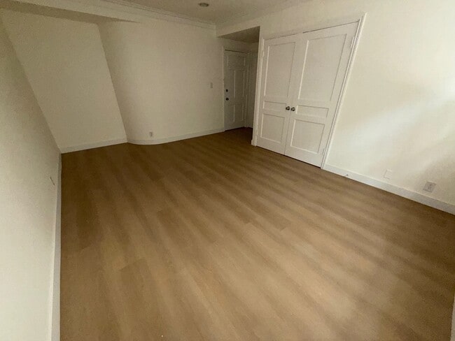 Photo - 346 N Palm Dr Unit 4