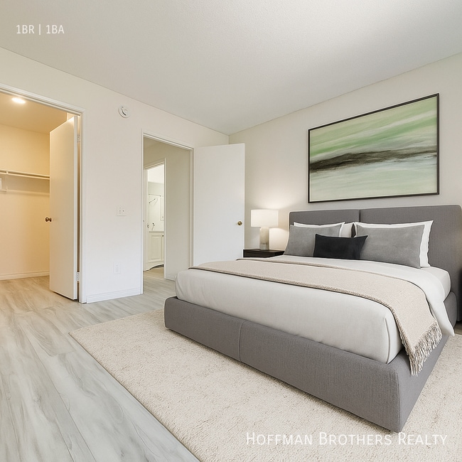 Photo - 10346 Commerce Ave Unit 6