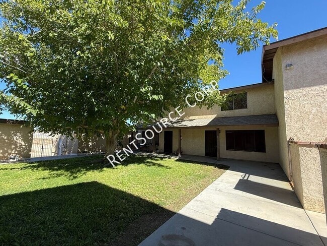 Photo - 1303 W Ave J 4