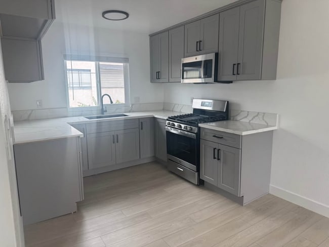 Photo - 5776 Rostrata Ave Unit 08