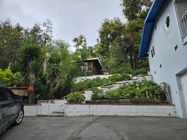 Walkwat to back & cabana - 20894 Waveview Dr House