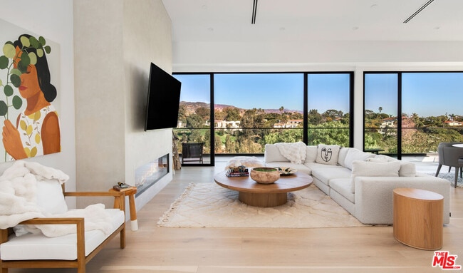 Photo - 6656 Dume Dr