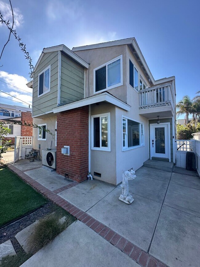 Building Photo - 731-33.5 Beryl St Unit 731