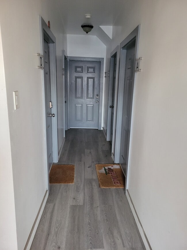 Photo - 2470 Daly St Unit B