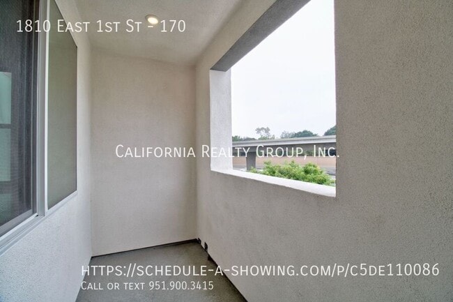 Photo - 1810 E 1st St