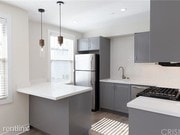 Crescent_Kitchen - El Palacio Apartments