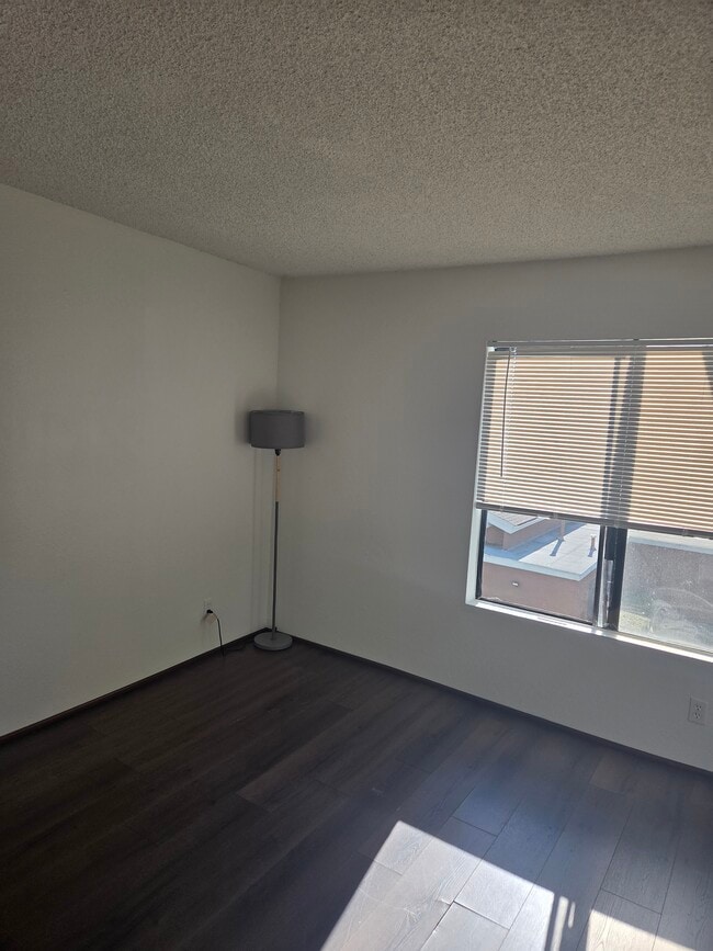 Photo - 1050 E Washington Ave Unit 61