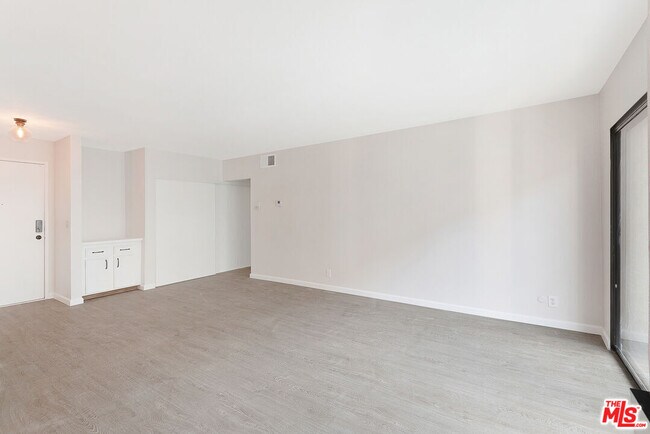 Photo - 1750 Camino Palmero St Unit 538