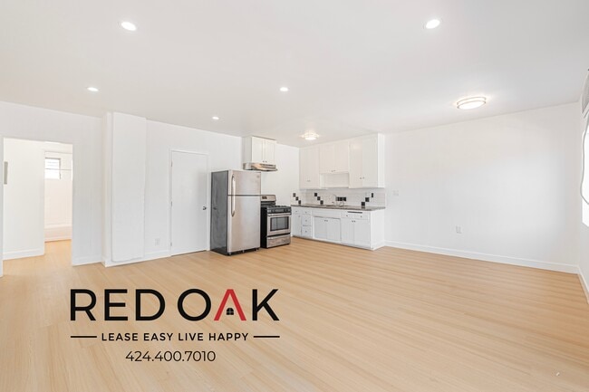 Photo - 5632 Harold Way Unit 8