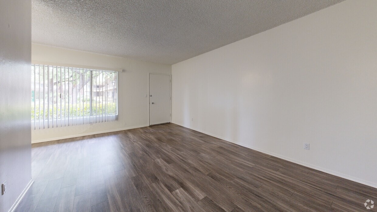 3D Tour - Saddleback Pines Apartment Homes