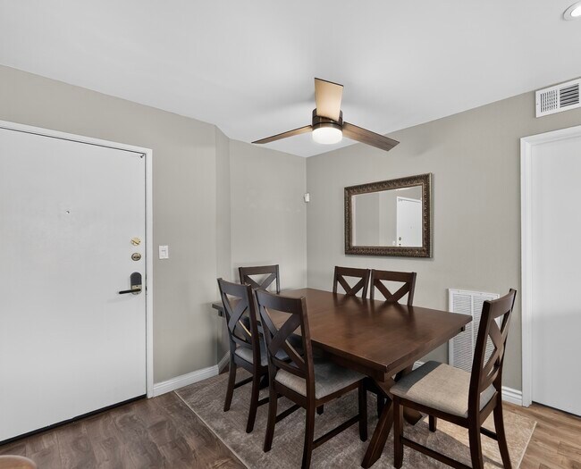 Photo - 22100 Burbank Blvd Unit 333