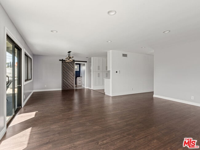 Photo - 7630 W 91st St