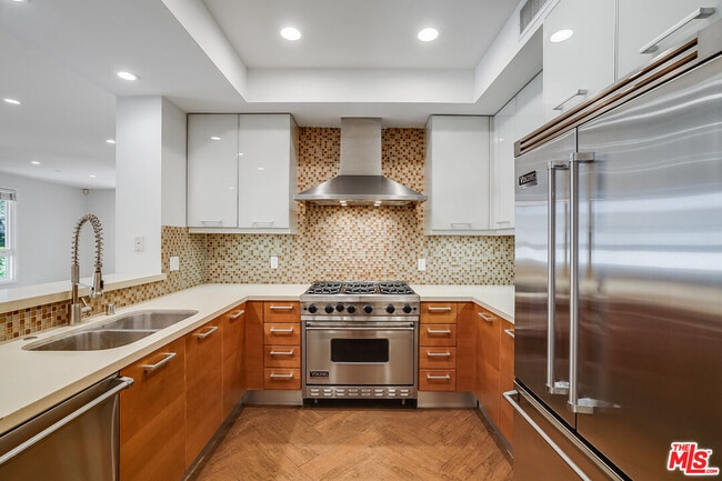 Photo - 1517 S Bentley Ave Condo Unit 205