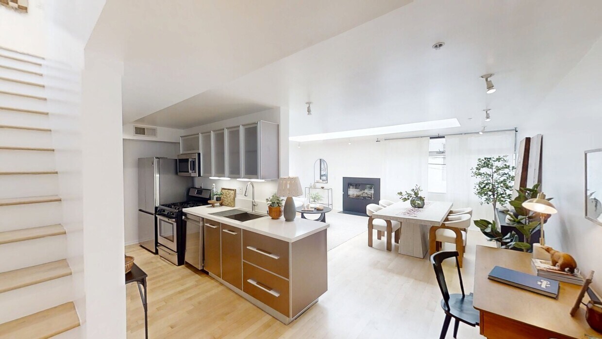 3D Tour - 5806 Waring Ave Condo Unit 13
