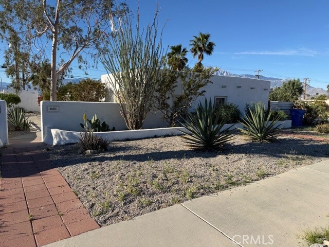 Building Photo - 66351 First St Unit 2