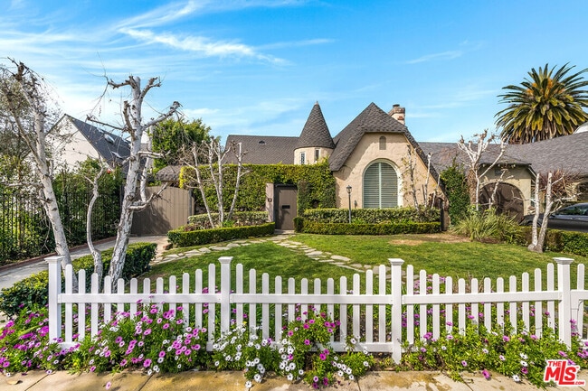 Building Photo - 1217 S Genesee Ave