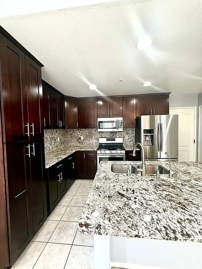 Photo - 301 N Navarette Pl