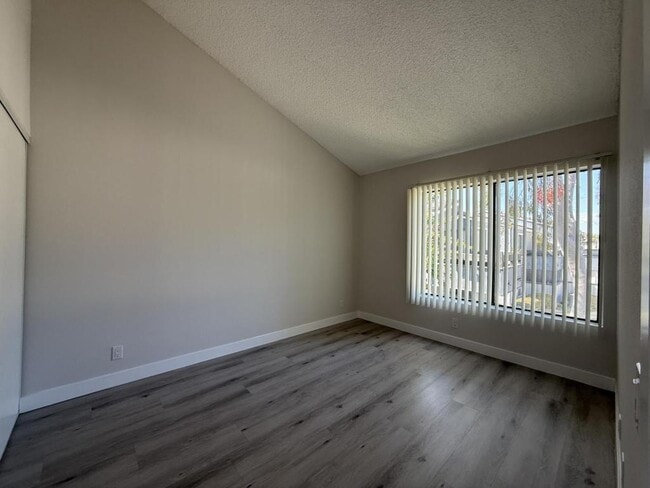 Photo - 110 N Richmont Dr