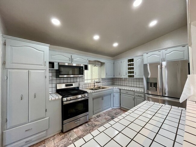 Gorgeous 3 Bedroom 2 Bathroom Home In Lemo... - Gorgeous 3 Bedroom 2 Bathroom Home In Lemo...