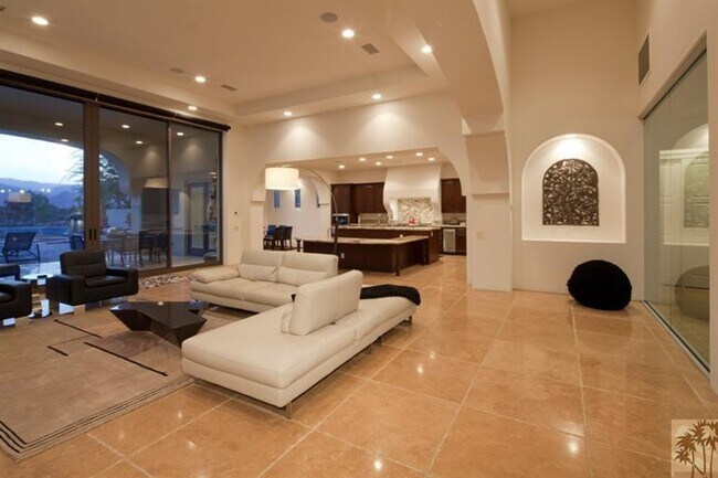 Photo - 58355 Carmona