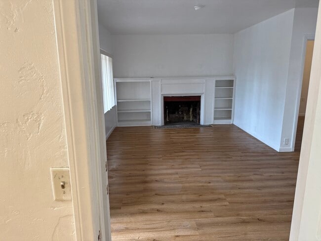 Living room - 112 E 69th Way Unit 112