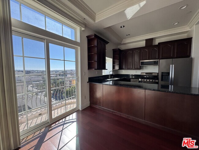 Photo - 700 S Ardmore Ave Unit PH4