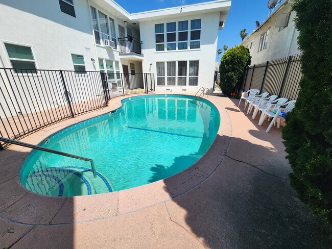 Photo - 1732 N Harvard Blvd Unit 108
