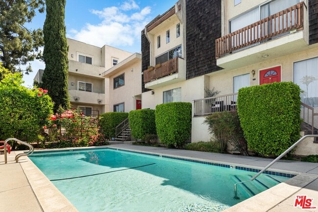 Photo - 4660 Coldwater Canyon Ave Townhome