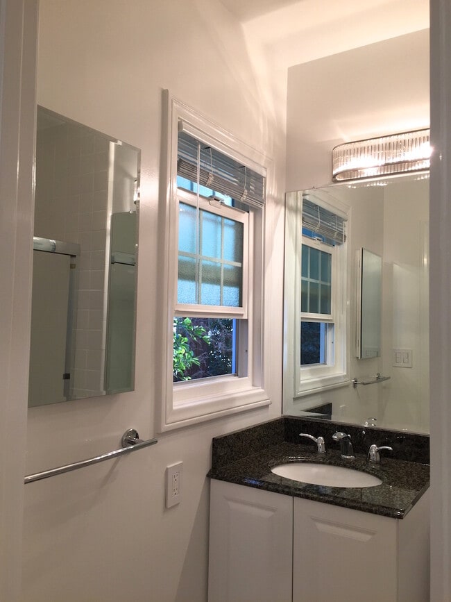 Photo - 209 S Hamilton Dr Unit 209