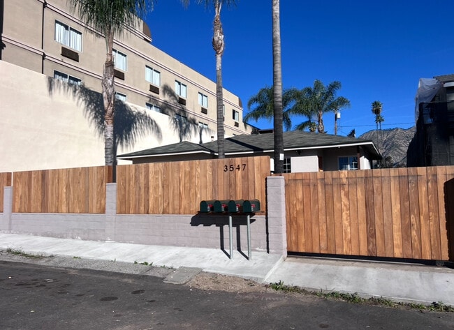 Building Photo - 3547 E Green St Unit B