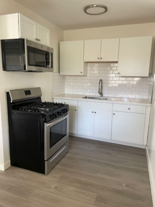 Photo - 3753 S Barrington Ave Apartment Unit 15