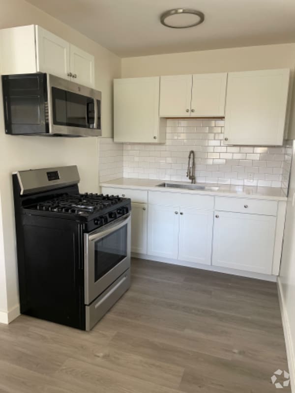 Building Photo - 3753 S Barrington Ave Rental